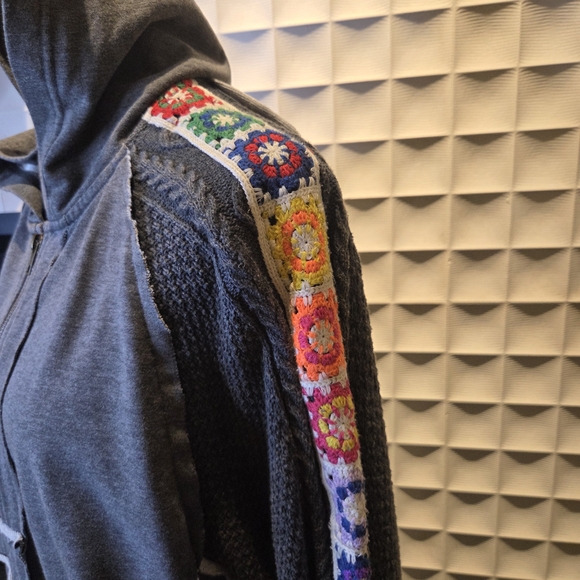 POL Half Zip Grey Hoodie with Boho Grandmacore Crochet Sleeves, Size Small - Picture 7 of 11